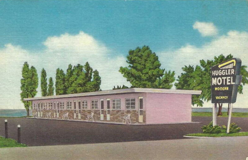 Waters Edge Motel (Huggler Motel) - Old Postcard (newer photo)